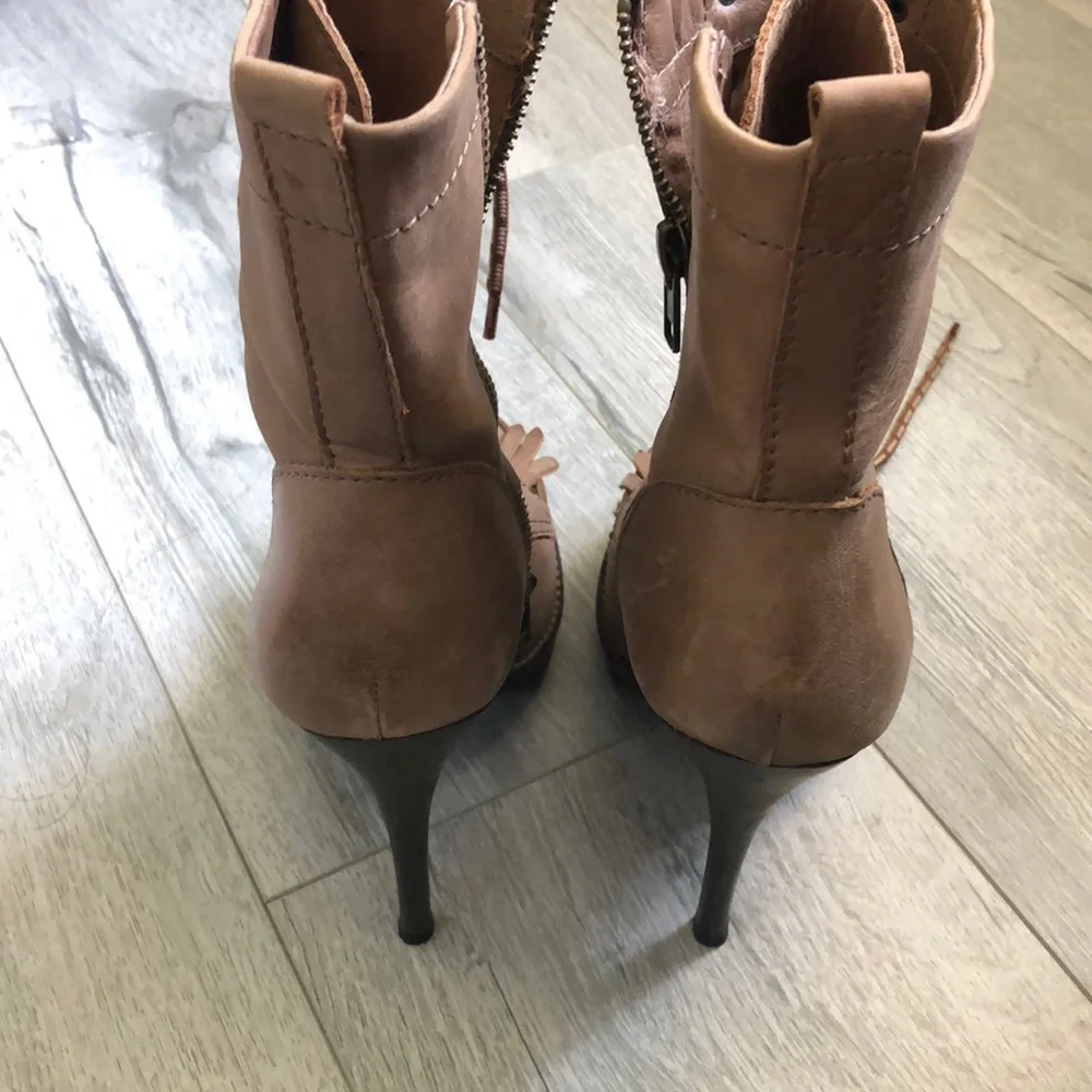 Steve Madden lace up boots worn once sz 8 - Picture 4 of 5